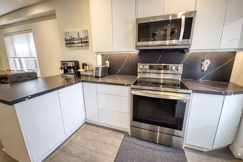 26 Greenwood Avenue, Toronto, ON M4L 2P4