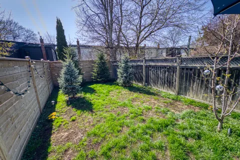 26 Greenwood Avenue, Toronto, ON M4L 2P4