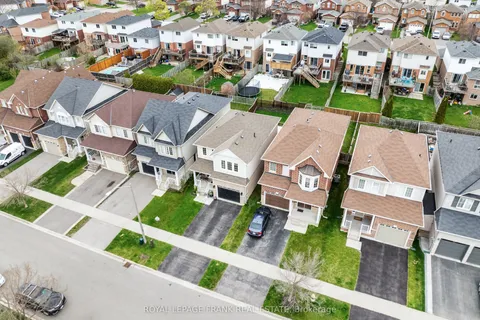 56 William Ingles Drive, Clarington, ON L1E 0E3