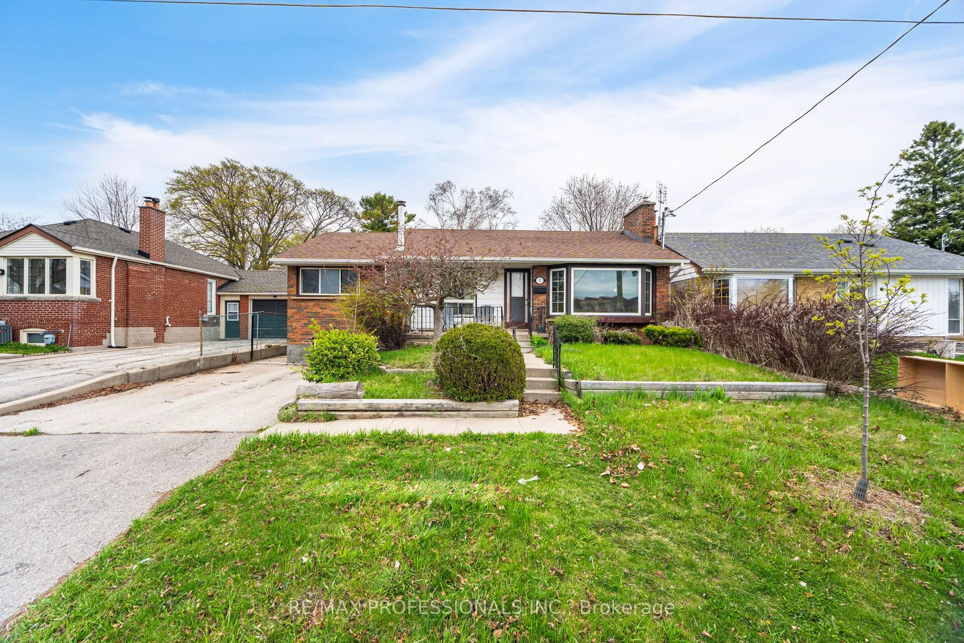 11 Jeanette Street, Toronto, ON M1M 3G2