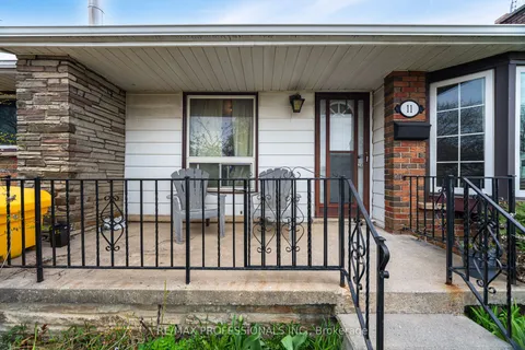 11 Jeanette Street, Toronto, ON M1M 3G2