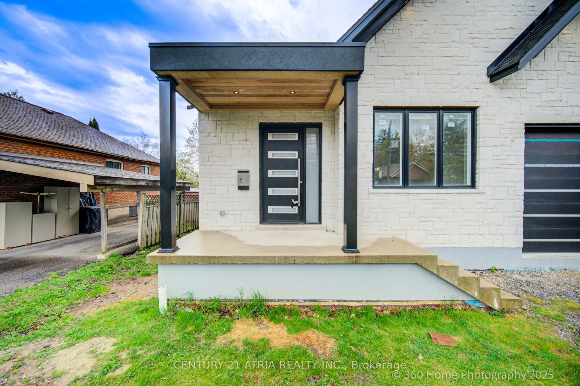 11 Valdane Drive, Toronto, ON M1L 2E8