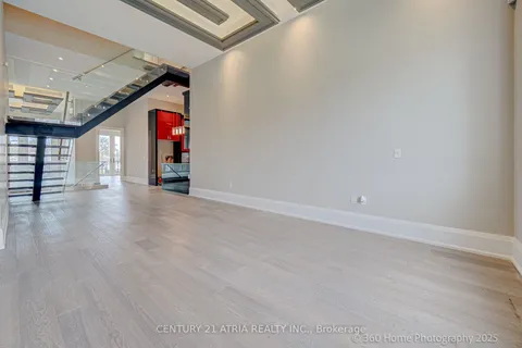 11 Valdane Drive, Toronto, ON M1L 2E8