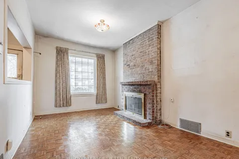 28 Eastmount Avenue, Toronto, ON M4K 1V1