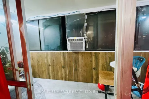 5 Massey Square, Toronto, ON M4C 5L6