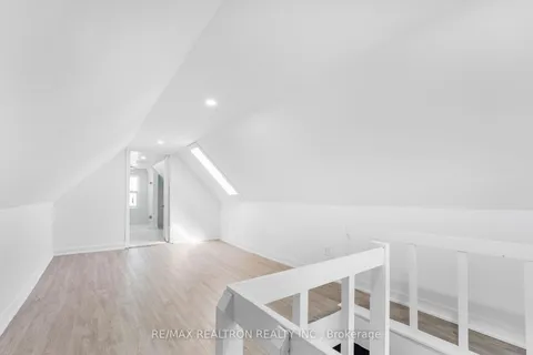 15 Ferrier Avenue, Toronto, ON M4K 3H5