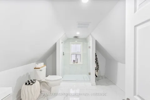 15 Ferrier Avenue, Toronto, ON M4K 3H5