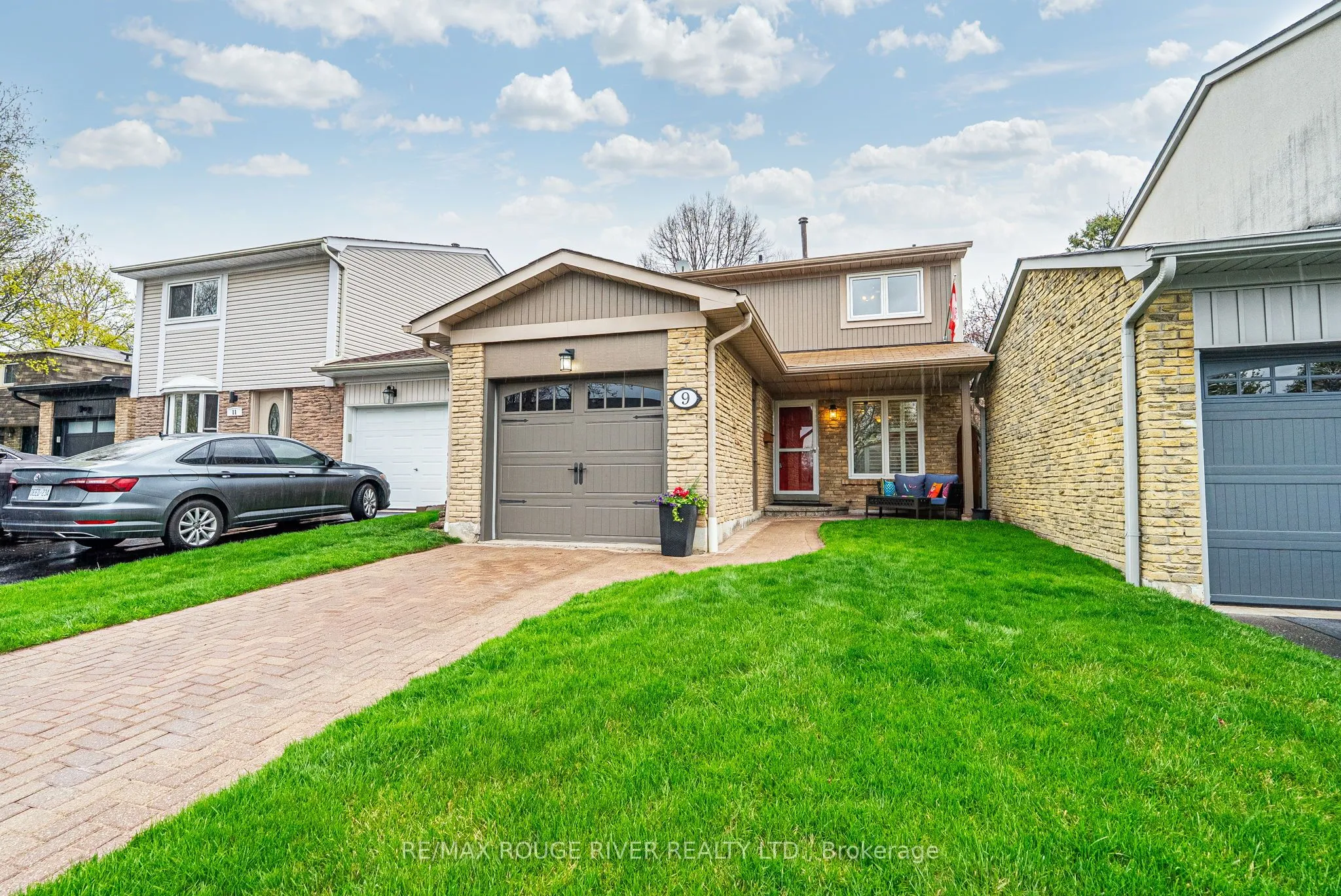 9 Harrison Court, Whitby, ON L1N 6E2