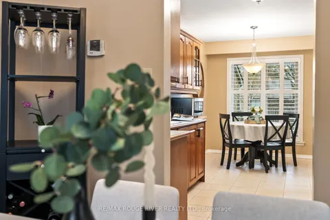 9 Harrison Court, Whitby, ON L1N 6E2