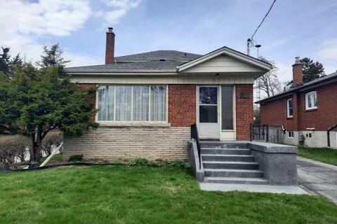 68 Blakemanor Boulevard, Toronto, ON M1J 2W5