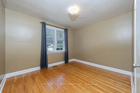 22 Dyson Boulevard, Toronto, ON M1R 1B1
