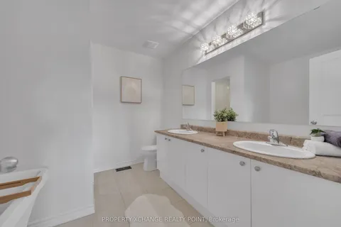 1120 Skyridge Boulevard, Pickering, ON L1X 0M8
