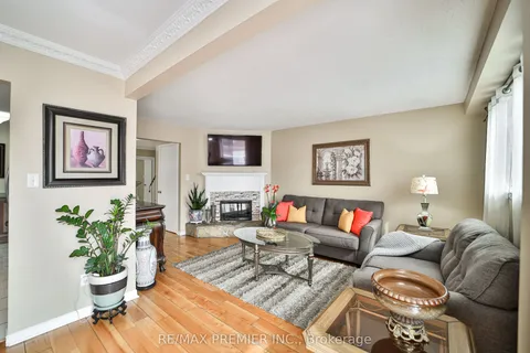 55 Loscombe Drive, Clarington, ON L1C 3S8