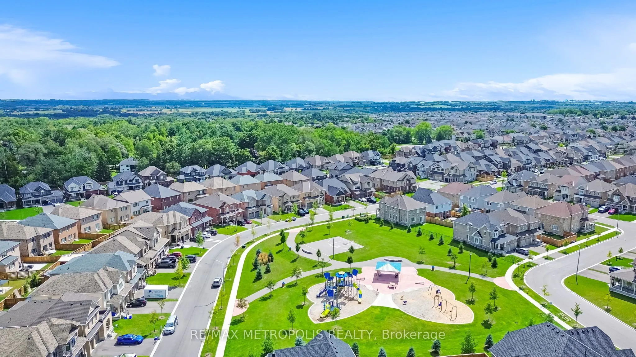 15 Douglas Kemp Crescent, Clarington, ON L1C 7E3