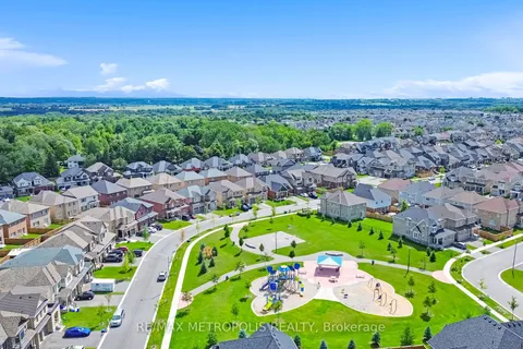 15 Douglas Kemp Crescent, Clarington, ON L1C 7E3