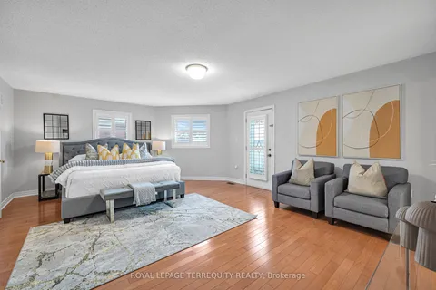 31 Brockman Crescent, Ajax, ON L1T 4B3