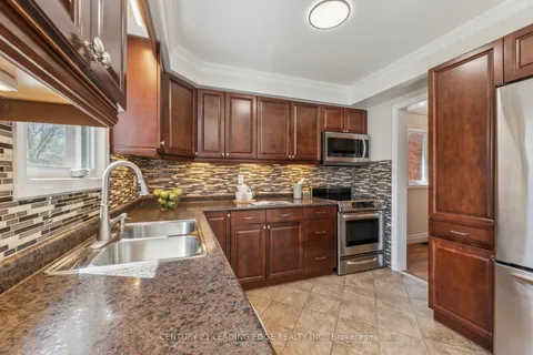12 Turriff Crescent, Ajax, ON L1T 3N4