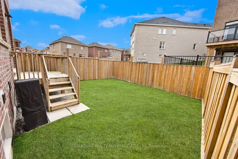 2616 Cerise Manor, Pickering, ON L1X 0G8