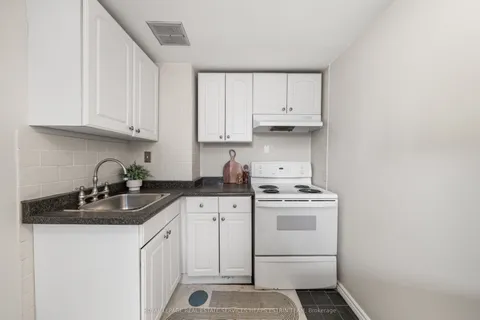 7 Kecala Road, ON M1P 1K5