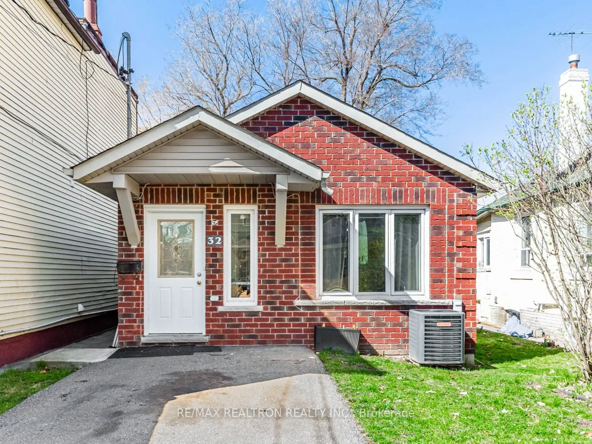 32 St Dunstan Drive, ON M1L 2V3