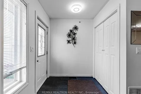32 St Dunstan Drive, ON M1L 2V3
