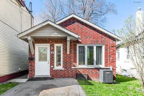 32 St Dunstan Drive, ON M1L 2V3
