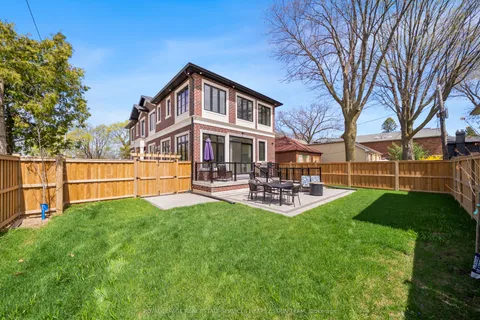 5 Taylor Drive, Toronto, ON M4C 3B4