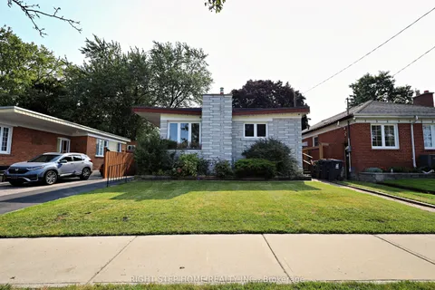 137 Benleigh Drive, Toronto, ON M1H 1K4