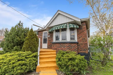 319 Cosburn Avenue, Toronto, ON M4J 2N1