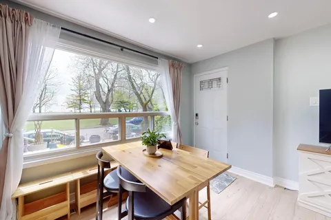 24 Kewbeach Avenue, Toronto, ON M4L 1B7