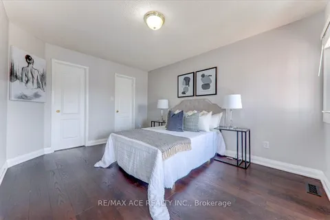1539 Napanee Road, Pickering, ON L1V 6T7
