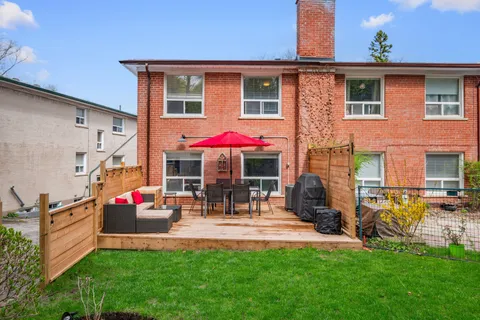 9 Love Crescent, Toronto, ON M4E 1V6