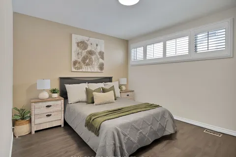 1005 Walton Boulevard, ON L1N 3G8