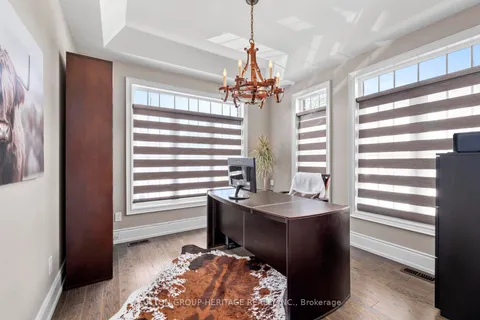 11 Serene Court, Whitby, ON L1R 0L6