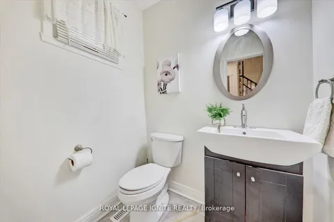 39 Maberley Crescent, Toronto, ON M1C 3K7