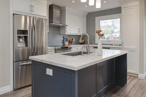 342 Homestead Court, Oshawa, ON L1J 6V3