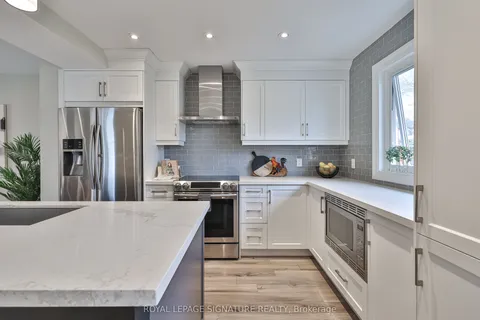 342 Homestead Court, Oshawa, ON L1J 6V3