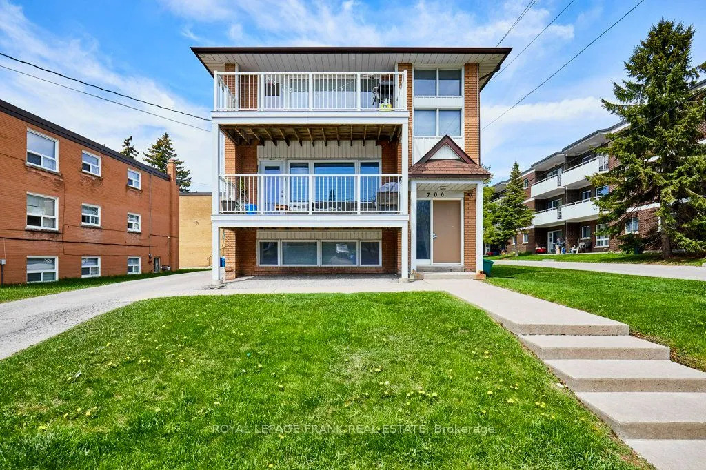 706 Dunlop Street, Whitby, ON L1N 1V5