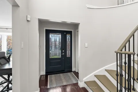 17 Wyndfield Crescent, Whitby, ON L1N 8L5