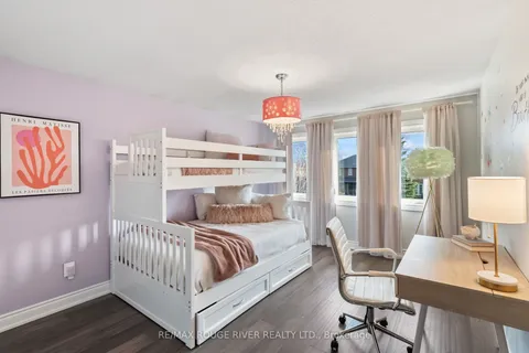 17 Wyndfield Crescent, Whitby, ON L1N 8L5