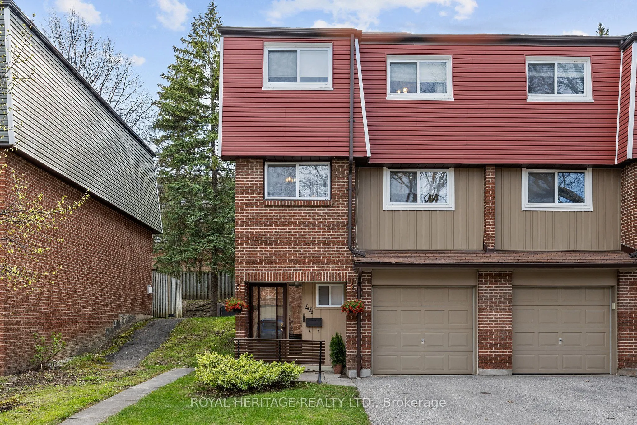 1310 Fieldlight Boulevard, Pickering, ON L1V 2Y8
