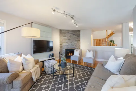3122 Country Lane, Whitby, ON L1P 1N3