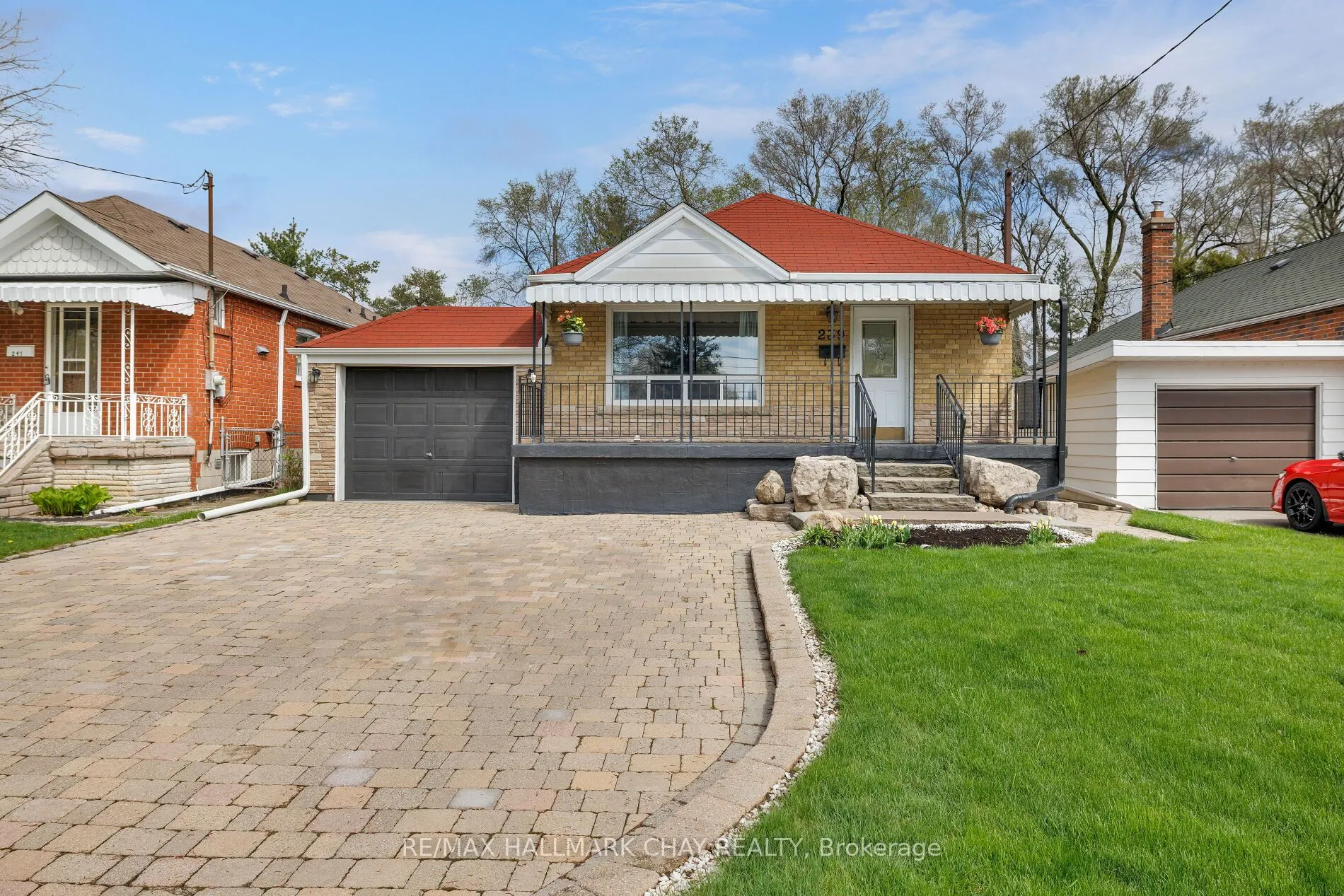 239 Ellington Drive, ON M1R 3Y2