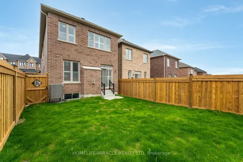 30 Gillivary Drive, Whitby, ON L1P 0C9