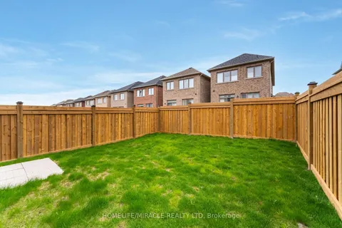 30 Gillivary Drive, Whitby, ON L1P 0C9