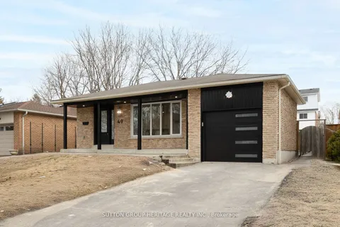 49 Calais Street, Whitby, ON L1N 5M3