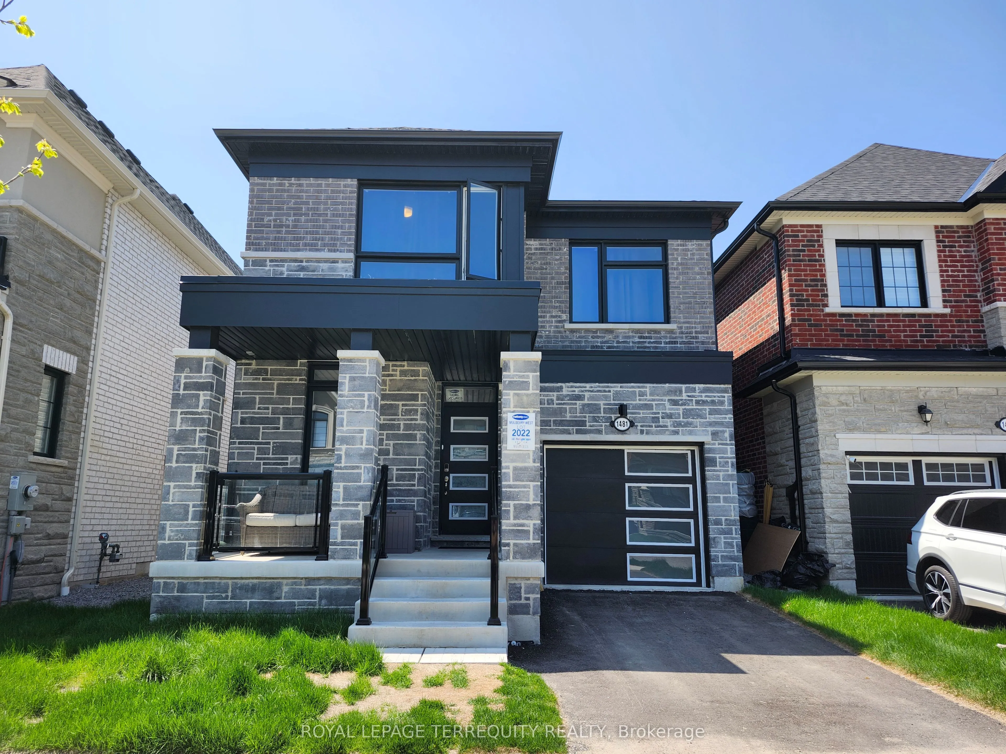 1481 Mockingbird Square, ON L1X 0N8