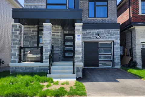 1481 Mockingbird Square, ON L1X 0N8