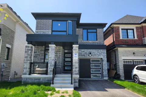 1481 Mockingbird Square, ON L1X 0N8