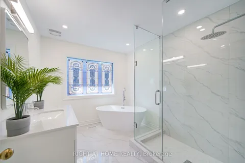326 Jaybell Grove, Toronto, ON M1C 2X5